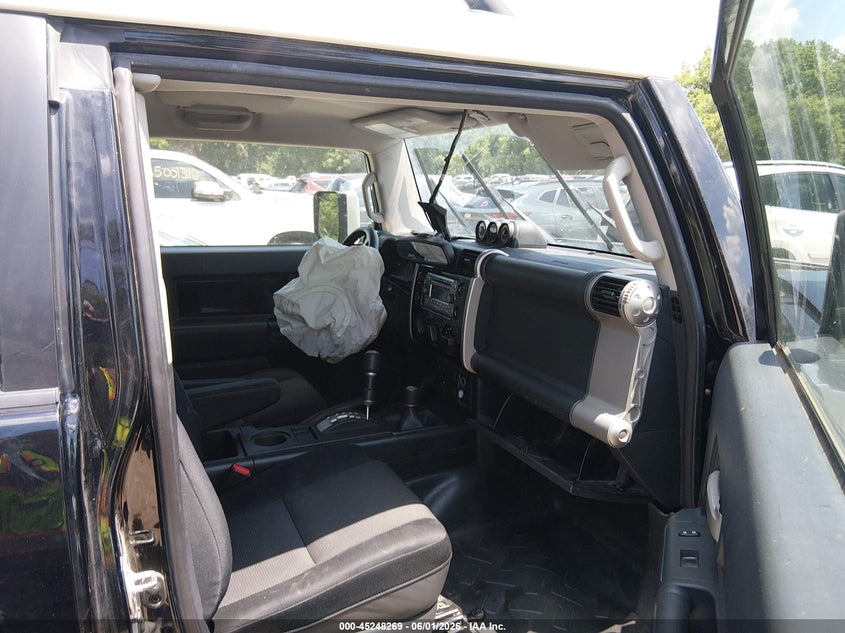2014 Toyota Fj cruiser VIN JTEBU4BF4EK208332 IAAI salvage auction — RIGHT FRONT, Salvage Title, sold $8,900 on 2026-07-05 (photo 5)