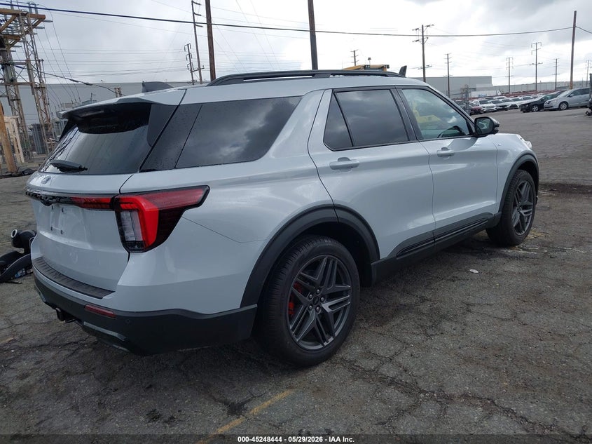 2026 Ford Explorer VIN 1FMUK7KH8TGA30359 IAAI salvage auction — SIDE, Wait Title, sold $16,900 on 2026-08-01 (photo 4)