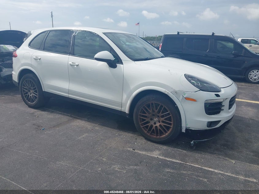 2017 Porsche Cayenne VIN WP1AA2A29HKA82869 IAAI salvage auction — RIGHT FRONT, Salvage Title, sold $8,200 on 2026-07-30 (photo 1)