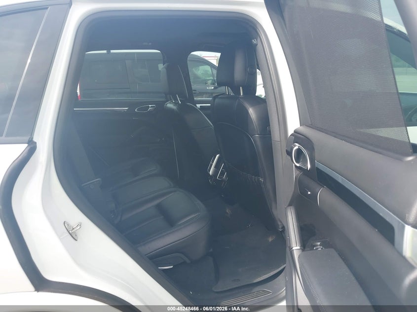 2017 Porsche Cayenne VIN WP1AA2A29HKA82869 IAAI salvage auction — RIGHT FRONT, Salvage Title, sold $8,200 on 2026-07-30 (photo 8)