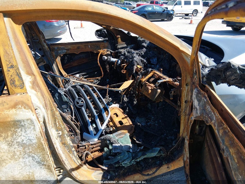 2017 Hyundai Tucson VIN KM8J33A22HU504630 IAAI salvage auction — EXTERIOR BURN, Salvage Title, sold $25 on 2026-07-21 (photo 5)