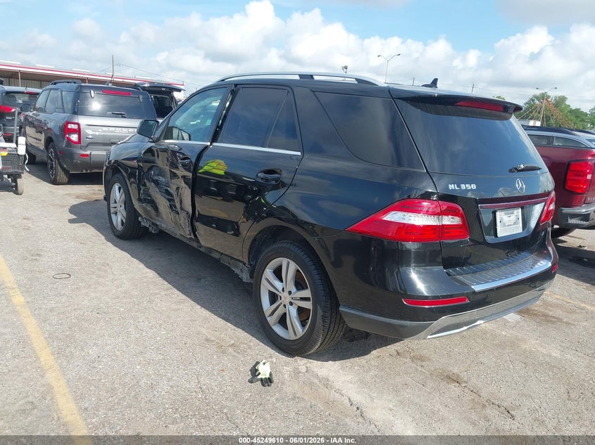 2015 Mercedes-benz M-klasse VIN 4JGDA5JB0FA502923 IAAI salvage auction — SIDE, Salvage Title, sold $3,550 on 2026-07-20 (photo 3)