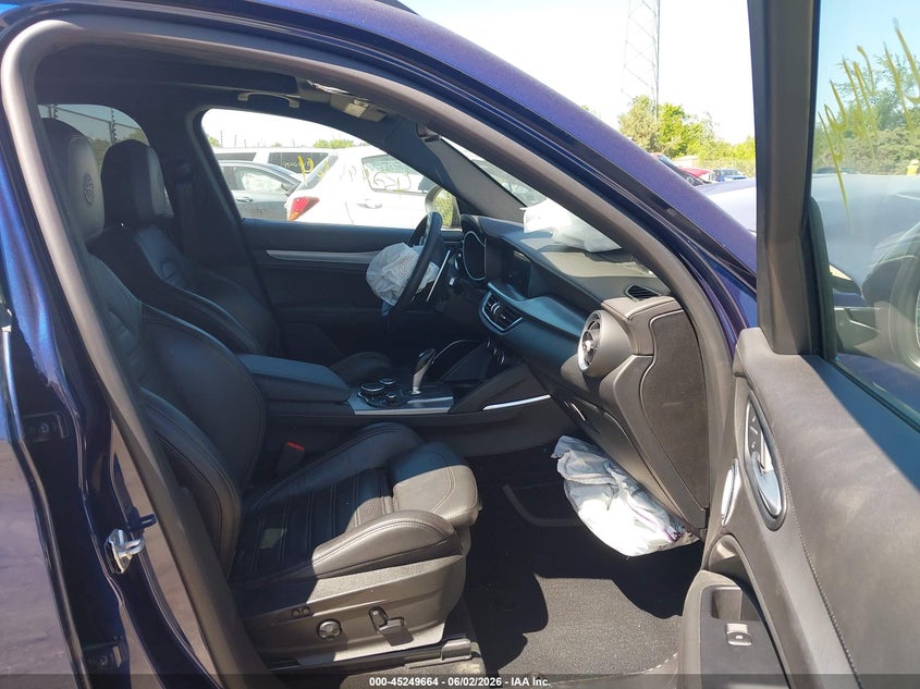 2019 Alfa romeo Stelvio VIN ZASPAKBN2K7C52821 IAAI salvage auction — FRONT END, Salvage Title, sold $2,475 on 2026-07-14 (photo 5)