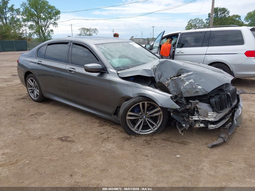 2019 BMW VIN WBA7F2C5XKB239320 IAAI salvage auction — RIGHT FRONT, Salvage Title, sold $25 on 2026-07-28 (photo 1)