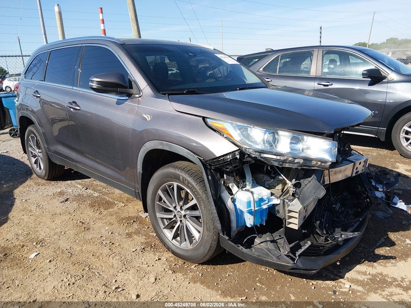 2019 Toyota Highlander VIN 5TDJZRFHXKS611357 IAAI salvage auction — FRONT END, Salvage Title, sold $9,950 on 2026-07-15 (photo 1)