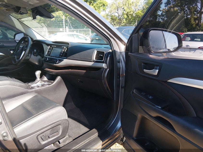 2019 Toyota Highlander VIN 5TDJZRFHXKS611357 IAAI salvage auction — FRONT END, Salvage Title, sold $9,950 on 2026-07-15 (photo 5)
