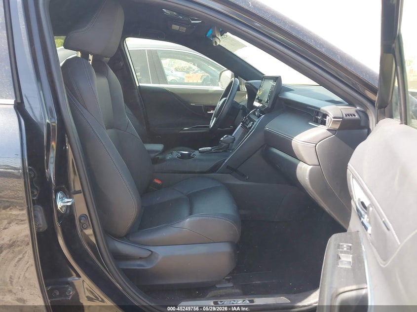 2022 Toyota Venza VIN JTEAAAAH5NJ106839 IAAI salvage auction — FRONT & REAR, Salvage Title, sold $10,000 on 2026-07-09 (photo 5)