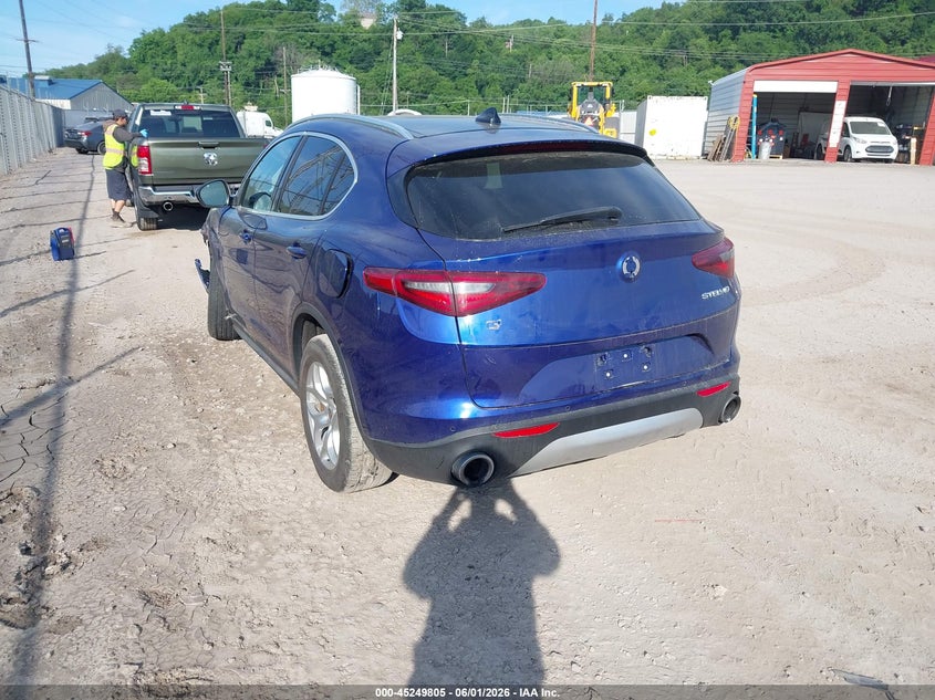 2021 Alfa romeo Stelvio VIN ZASPAKAN6M7D05959 IAAI salvage auction — LEFT FRONT, Wait Title, sold $7,300 on 2026-08-18 (photo 3)