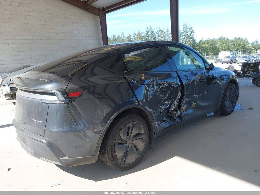 2026 Tesla Model y VIN 7SAYGDEE1TF563111 IAAI salvage auction — RIGHT SIDE, Salvage Title, sold $18,500 on 2026-07-16 (photo 4)