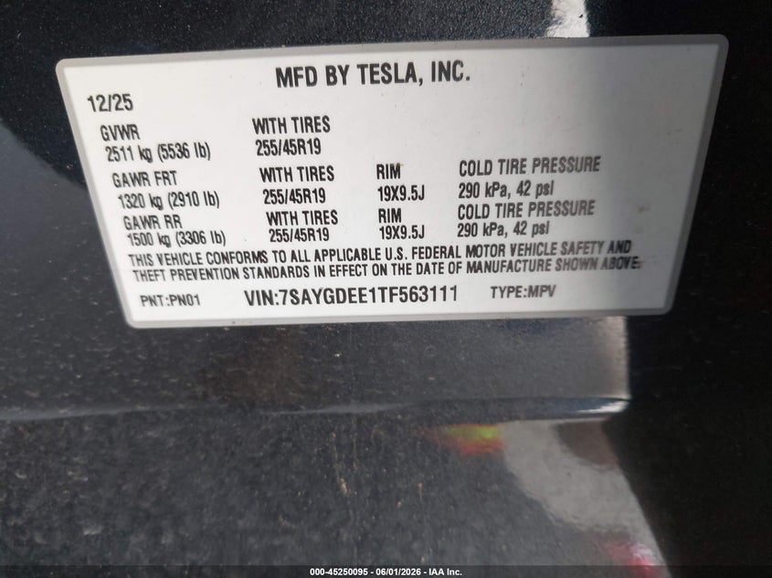 2026 Tesla Model y VIN 7SAYGDEE1TF563111 IAAI salvage auction — RIGHT SIDE, Salvage Title, sold $18,500 on 2026-07-16 (photo 9)