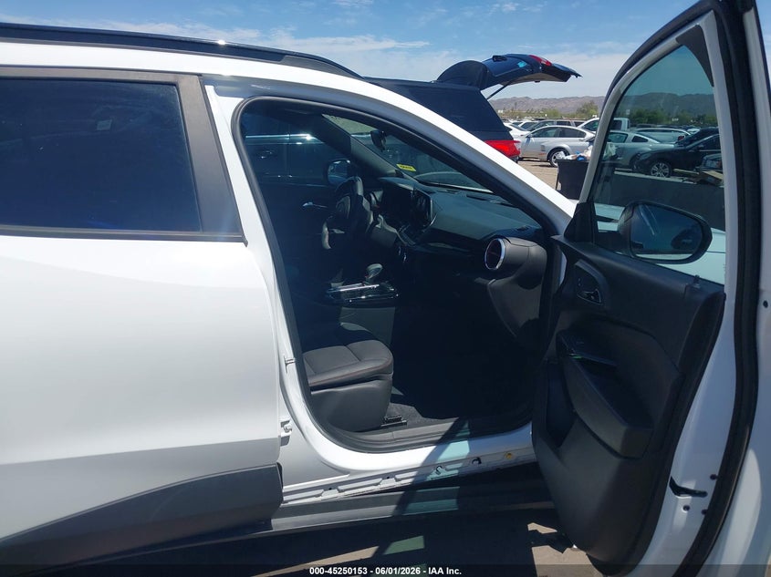2024 Chevrolet Trax VIN KL77LJE25RC120343 IAAI salvage auction — RIGHT FRONT, Salvage Title, sold $8,500 on 2026-07-08 (photo 5)