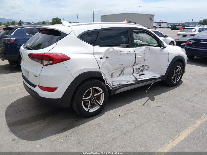 2017 Hyundai Tucson VIN KM8J3CA46HU531153 IAAI salvage auction — RIGHT SIDE, Salvage Title, sold $1,950 on 2026-07-30 (photo 4)