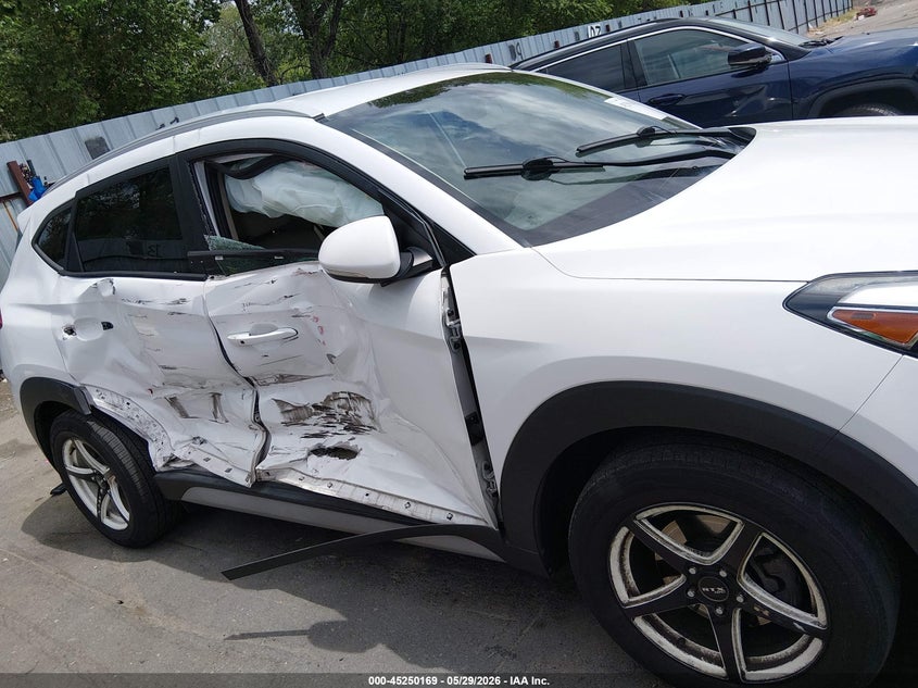 2017 Hyundai Tucson VIN KM8J3CA46HU531153 IAAI salvage auction — RIGHT SIDE, Salvage Title, sold $1,950 on 2026-07-30 (photo 6)