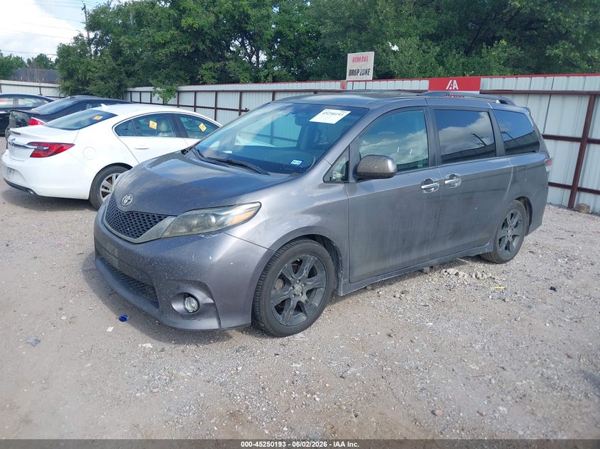 2016 Toyota Sienna VIN 5TDXK3DC6GS733689 IAAI salvage auction — RIGHT REAR, Salvage Title, sold $1,700 on 2026-07-09 (photo 2)
