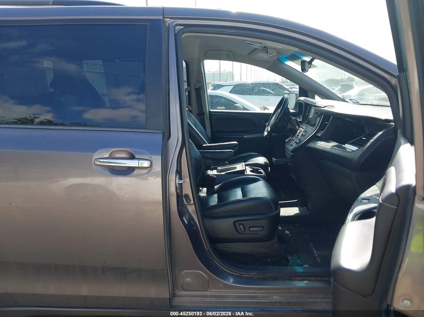 2016 Toyota Sienna VIN 5TDXK3DC6GS733689 IAAI salvage auction — RIGHT REAR, Salvage Title, sold $1,700 on 2026-07-09 (photo 5)