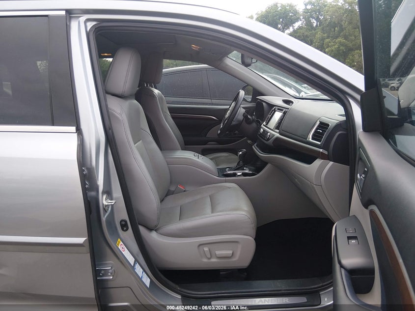2016 Toyota Highlander VIN 5TDDKRFHXGS287917 IAAI salvage auction — RIGHT SIDE, Salvage Title, sold $8,100 on 2026-07-15 (photo 5)