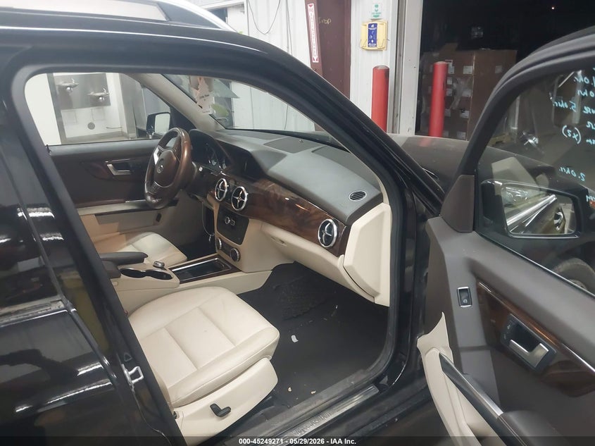 2014 Mercedes-benz VIN WDCGG8JB1EG217218 IAAI salvage auction — REAR END, Salvage Title, sold $1,150 on 2026-07-28 (photo 5)