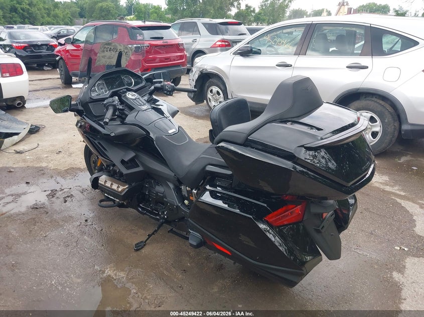 2023 Honda Gl1800c VIN JH2SC7955PK502581 IAAI salvage auction — RIGHT SIDE, Salvage Title, sold $11,600 on 2026-08-26 (photo 3)