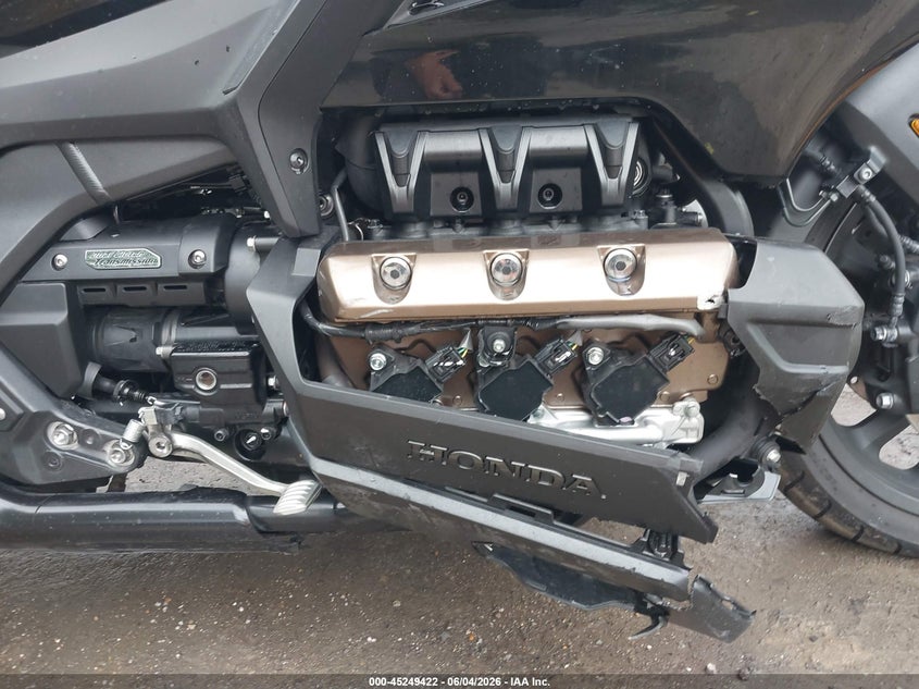 2023 Honda Gl1800c VIN JH2SC7955PK502581 IAAI salvage auction — RIGHT SIDE, Salvage Title, sold $11,600 on 2026-08-26 (photo 8)