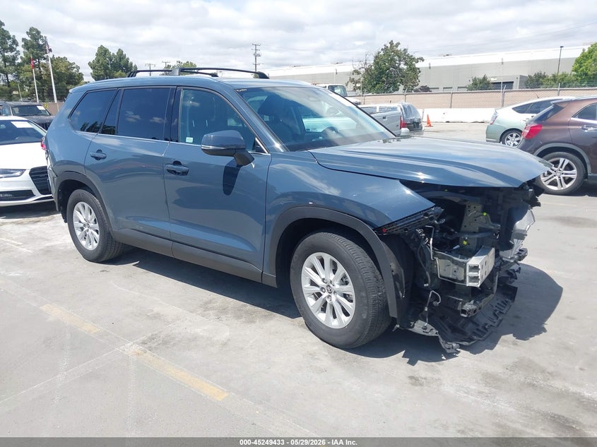 2024 Toyota Highlander VIN 5TDACAB53RS019016 IAAI salvage auction — FRONT & REAR, Salvage Title, sold $22,250 on 2026-07-20 (photo 1)