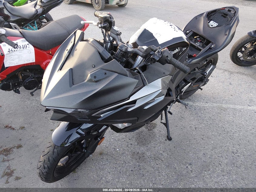 2025 Kawasaki Ninja VIN ML5EXGG1XSDA44881 IAAI salvage auction — THEFT, Salvage Title, sold $500 on 2026-07-28 (photo 2)