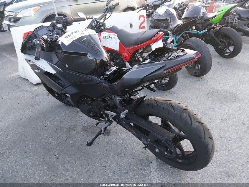 2025 Kawasaki Ninja VIN ML5EXGG1XSDA44881 IAAI salvage auction — THEFT, Salvage Title, sold $500 on 2026-07-28 (photo 3)