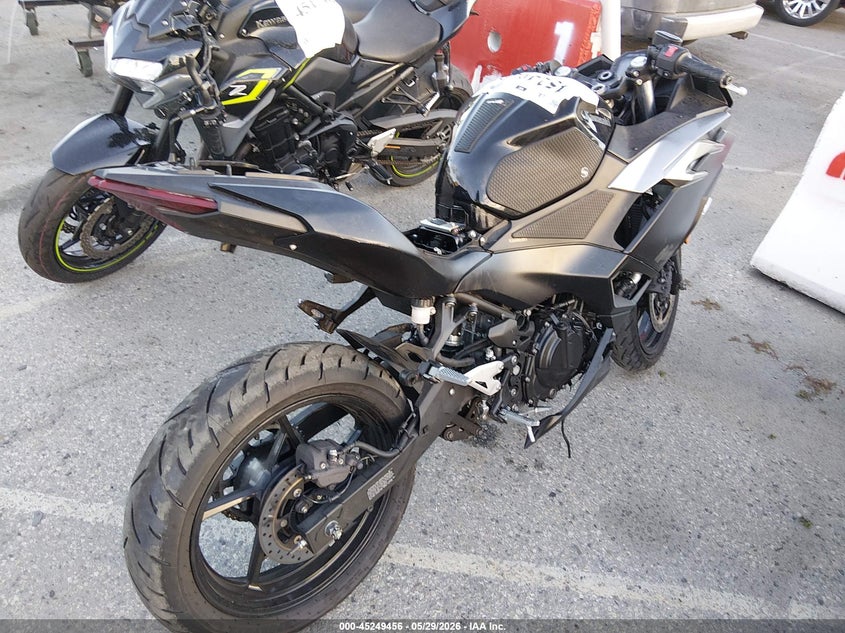 2025 Kawasaki Ninja VIN ML5EXGG1XSDA44881 IAAI salvage auction — THEFT, Salvage Title, sold $500 on 2026-07-28 (photo 4)