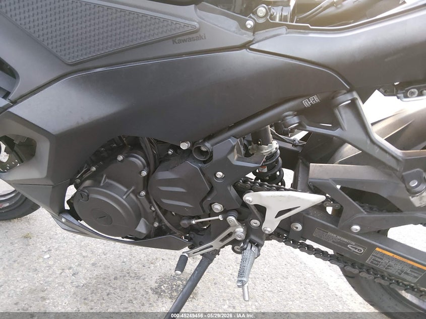 2025 Kawasaki Ninja VIN ML5EXGG1XSDA44881 IAAI salvage auction — THEFT, Salvage Title, sold $500 on 2026-07-28 (photo 9)