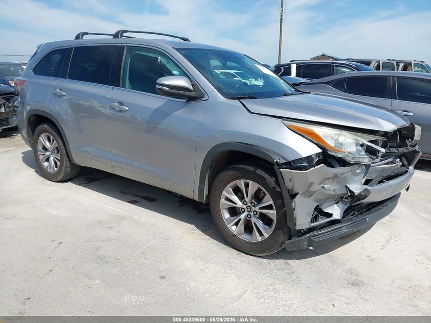 2016 Toyota Highlander VIN 5TDZKRFH3GS187406 IAAI salvage auction — FRONT END, Salvage Title, sold $3,300 on 2026-07-23 (photo 1)