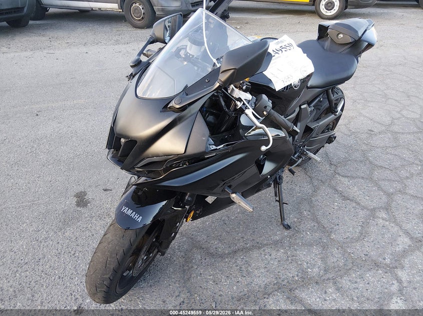 2025 Yamaha Yzf VIN JYARM38Y5SA003556 IAAI salvage auction — RIGHT SIDE, Salvage Title, sold $3,450 on 2026-07-09 (photo 2)