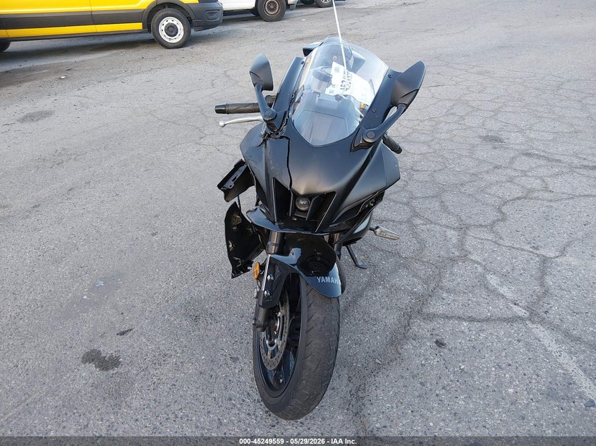 2025 Yamaha Yzf VIN JYARM38Y5SA003556 IAAI salvage auction — RIGHT SIDE, Salvage Title, sold $3,450 on 2026-07-09 (photo 5)