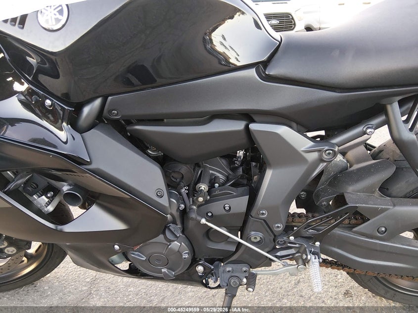 2025 Yamaha Yzf VIN JYARM38Y5SA003556 IAAI salvage auction — RIGHT SIDE, Salvage Title, sold $3,450 on 2026-07-09 (photo 9)
