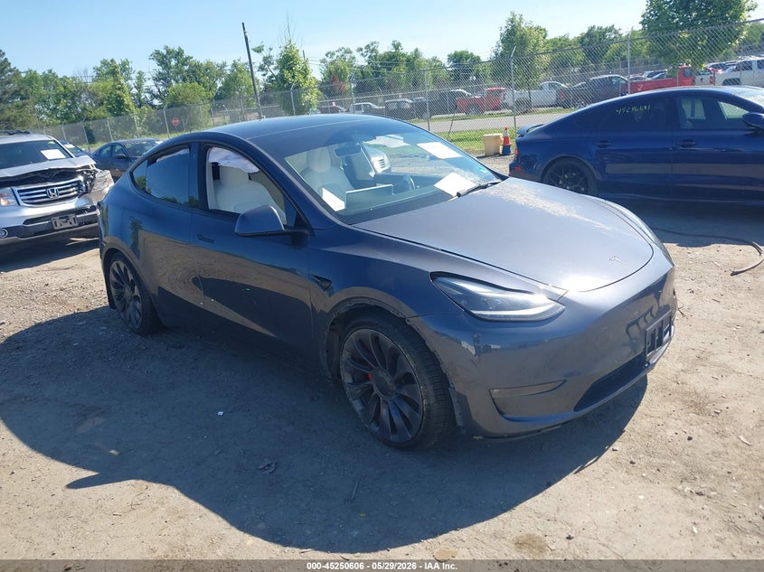 2021 Tesla Model y VIN 5YJYGDEF7MF302511 IAAI salvage auction — RIGHT FRONT, Salvage Title, sold $8,400 on 2026-09-11 (photo 1)