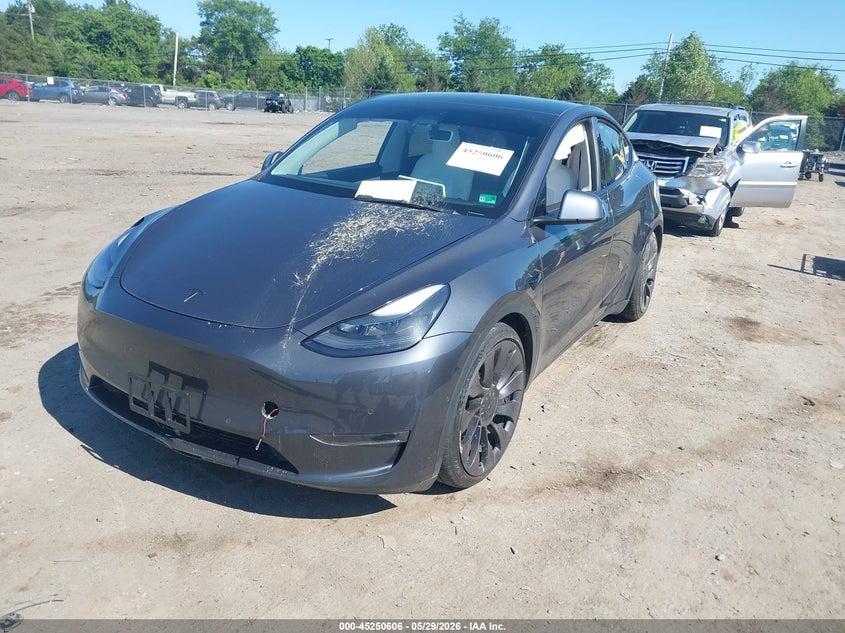 2021 Tesla Model y VIN 5YJYGDEF7MF302511 IAAI salvage auction — RIGHT FRONT, Salvage Title, sold $8,400 on 2026-09-11 (photo 2)