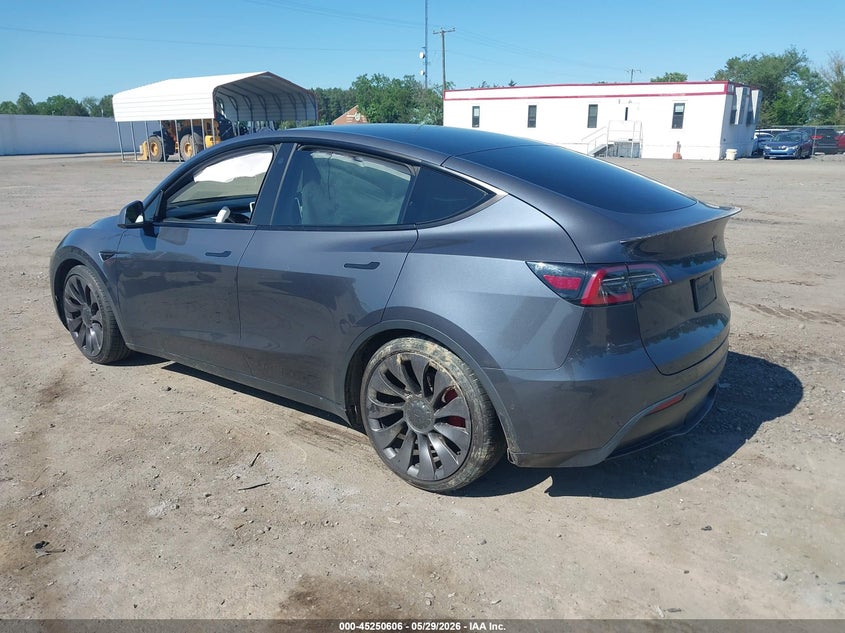 2021 Tesla Model y VIN 5YJYGDEF7MF302511 IAAI salvage auction — RIGHT FRONT, Salvage Title, sold $8,400 on 2026-09-11 (photo 3)