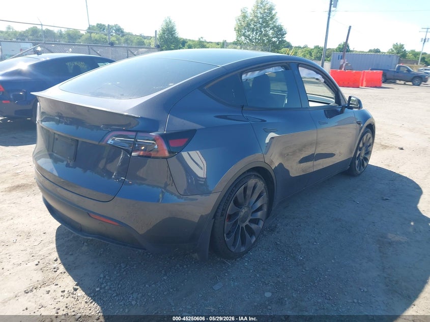 2021 Tesla Model y VIN 5YJYGDEF7MF302511 IAAI salvage auction — RIGHT FRONT, Salvage Title, sold $8,400 on 2026-09-11 (photo 4)
