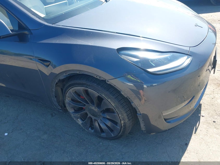 2021 Tesla Model y VIN 5YJYGDEF7MF302511 IAAI salvage auction — RIGHT FRONT, Salvage Title, sold $8,400 on 2026-09-11 (photo 6)