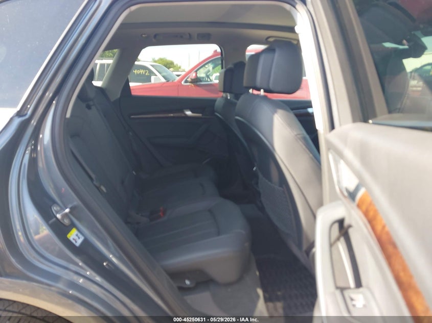 2018 Audi Q5 VIN WA1BNAFY8J2038749 IAAI salvage auction — FRONT END, Salvage (Illinois), sold $9,500 on 2026-07-17 (photo 8)