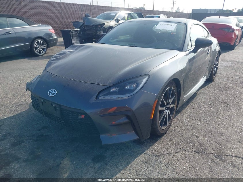 2022 Toyota Gr 86 VIN JF1ZNBC19N8756482 IAAI salvage auction — RIGHT SIDE, Salvage (California), sold $5,575 on 2026-07-29 (photo 2)