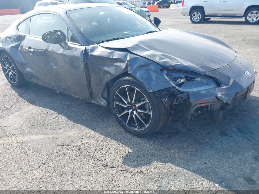 2022 Toyota Gr 86 VIN JF1ZNBC19N8756482 IAAI salvage auction — RIGHT SIDE, Salvage (California), sold $5,575 on 2026-07-29 (photo 6)