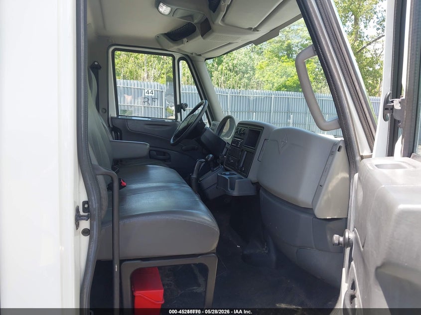 2016 International 4000 series VIN 1HTMMMMM6GH283917 IAAI salvage auction — NORMAL WEAR, Sf97 (Washington), sold $8,000 on 2026-07-21 (photo 5)
