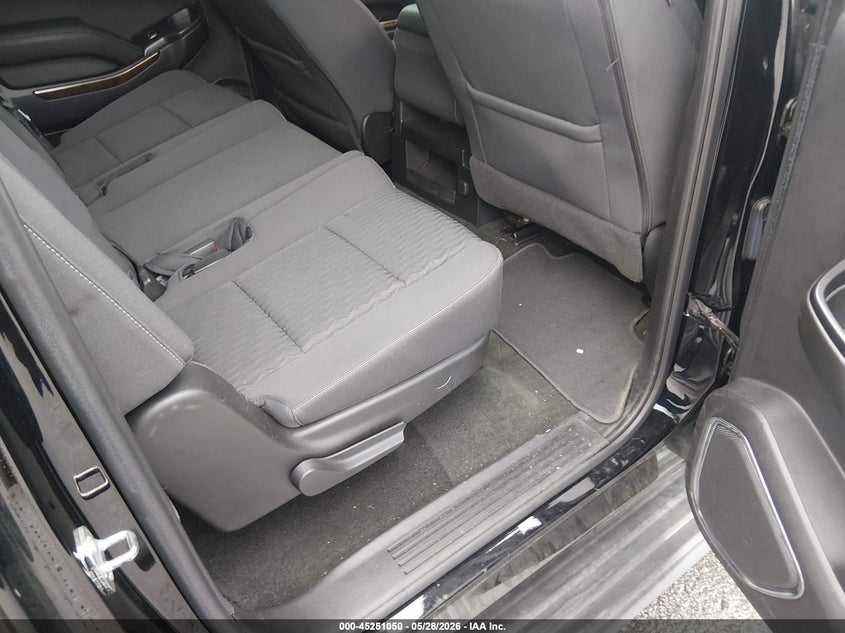 2017 Chevrolet Suburban VIN 1GNSKGEC0HR298174 IAAI salvage auction — NORMAL WEAR, Sf97 (Maryland), sold $18,100 on 2026-07-21 (photo 8)