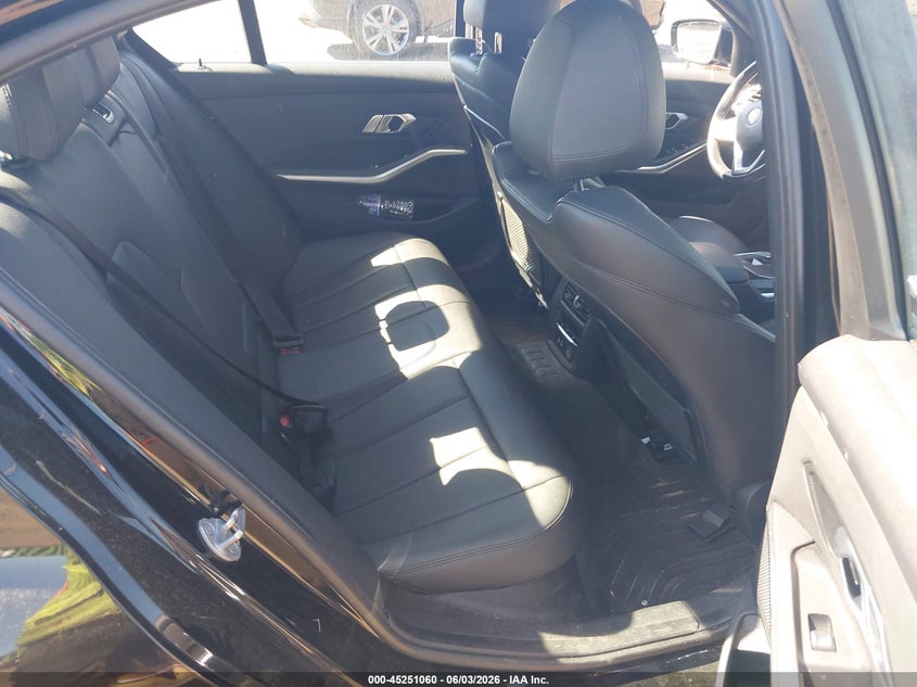 2019 BMW 3er VIN WBA5R1C52KAK10182 IAAI salvage auction — FRONT END, Salvage Title, sold $10,100 on 2026-07-28 (photo 8)