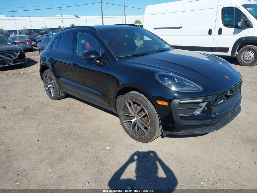 2025 Porsche Macan VIN WP1AA2A55SLB06175 IAAI salvage auction — REAR END, Mv-907A (New York), sold $17,600 on 2026-07-30 (photo 1)