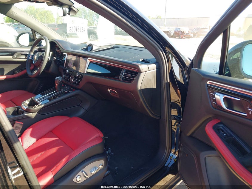 2025 Porsche Macan VIN WP1AA2A55SLB06175 IAAI salvage auction — REAR END, Mv-907A (New York), sold $17,600 on 2026-07-30 (photo 5)