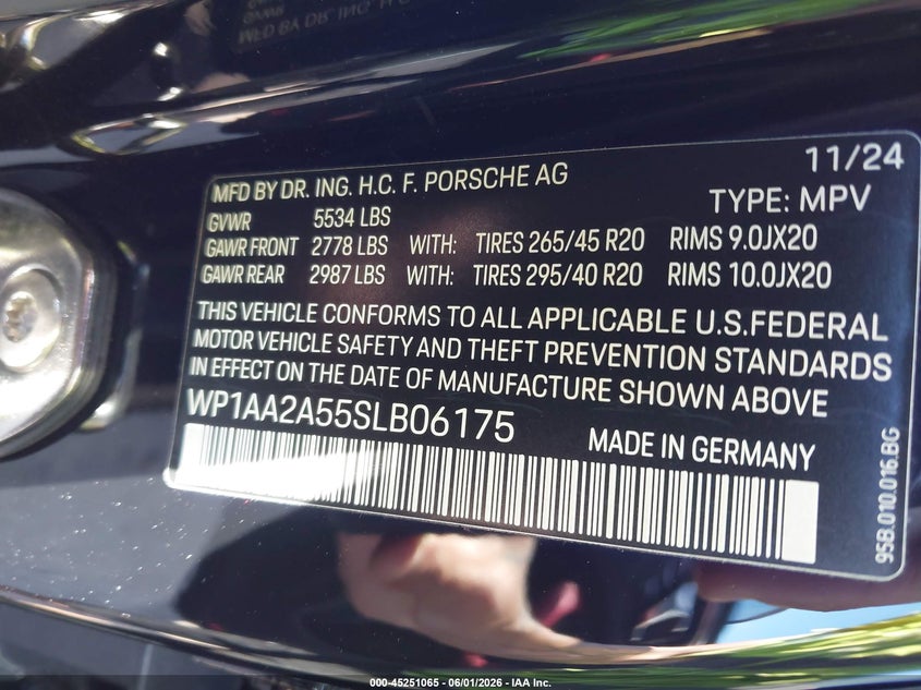 2025 Porsche Macan VIN WP1AA2A55SLB06175 IAAI salvage auction — REAR END, Mv-907A (New York), sold $17,600 on 2026-07-30 (photo 9)
