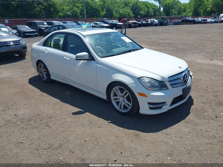 2012 Mercedes-benz C-klasse VIN WDDGF8BB0CR227804 IAAI salvage auction — FRONT END, Salvage Title, sold $900 on 2026-07-15 (photo 1)