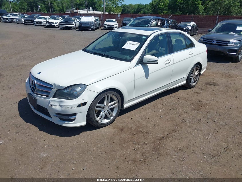 2012 Mercedes-benz C-klasse VIN WDDGF8BB0CR227804 IAAI salvage auction — FRONT END, Salvage Title, sold $900 on 2026-07-15 (photo 2)