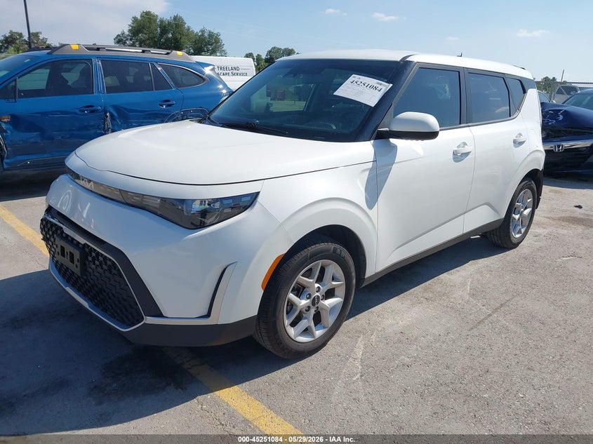 2025 Kia Soul VIN KNDJ23AU0S7927740 IAAI salvage auction — FRONT & REAR, Salvage Title, sold $6,400 on 2026-07-09 (photo 2)