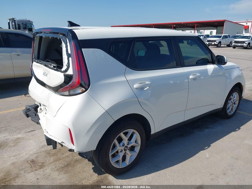 2025 Kia Soul VIN KNDJ23AU0S7927740 IAAI salvage auction — FRONT & REAR, Salvage Title, sold $6,400 on 2026-07-09 (photo 4)